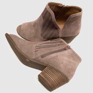 NWOT Lucky Brand Leather/Suede Open Toe Booties